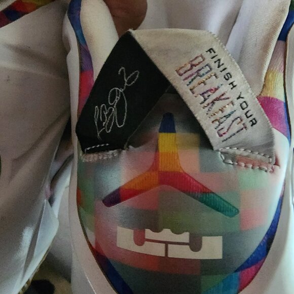 RARE FINISH YOUR BREAKFAST LEBRON - Picture 2 of 3